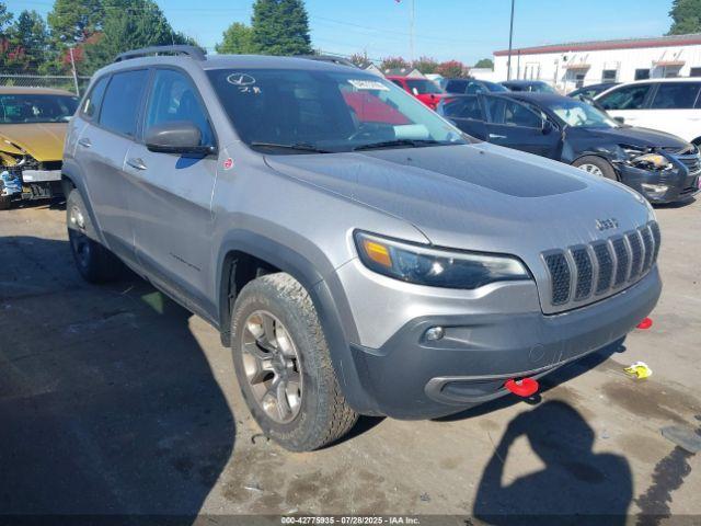  Salvage Jeep Cherokee