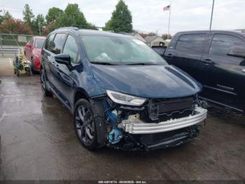  Salvage Chrysler Pacifica