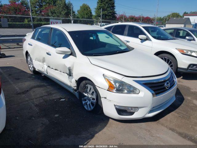  Salvage Nissan Altima