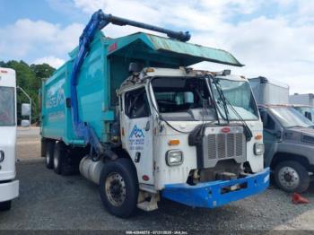  Salvage Peterbilt 520