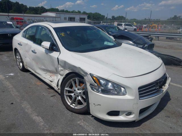  Salvage Nissan Maxima
