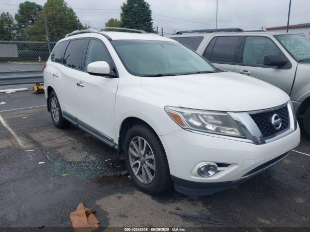  Salvage Nissan Pathfinder