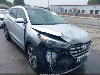  Salvage Hyundai TUCSON