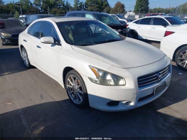  Salvage Nissan Maxima
