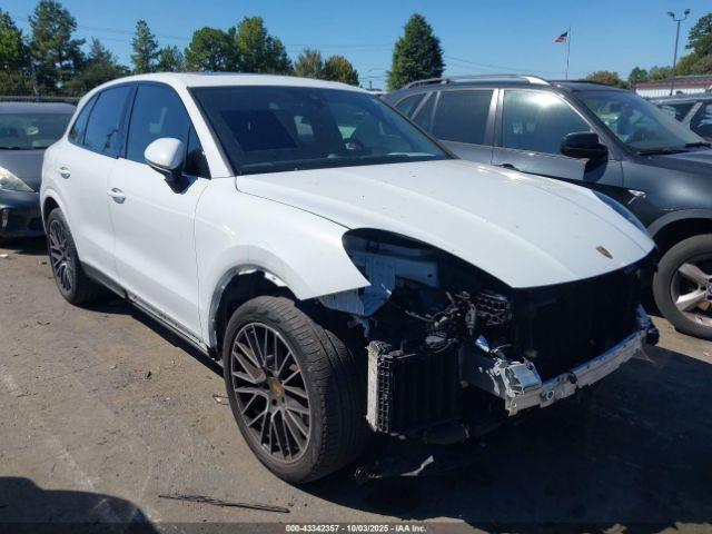  Salvage Porsche Cayenne