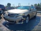 Toyota Camry Le Image 11