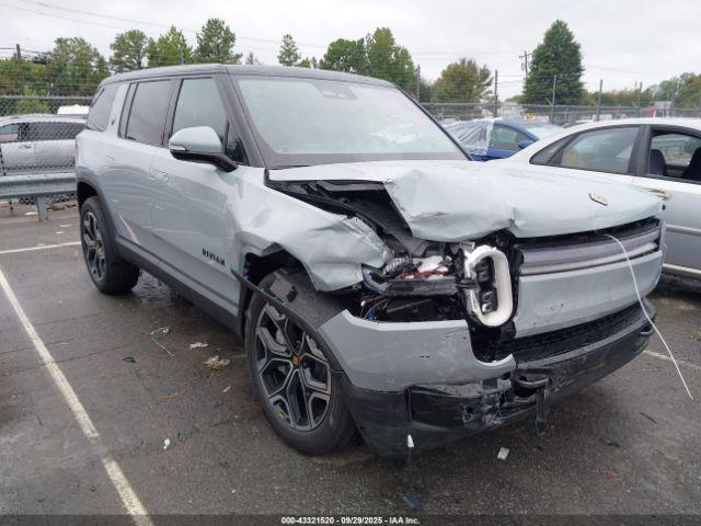  Salvage Rivian R1s