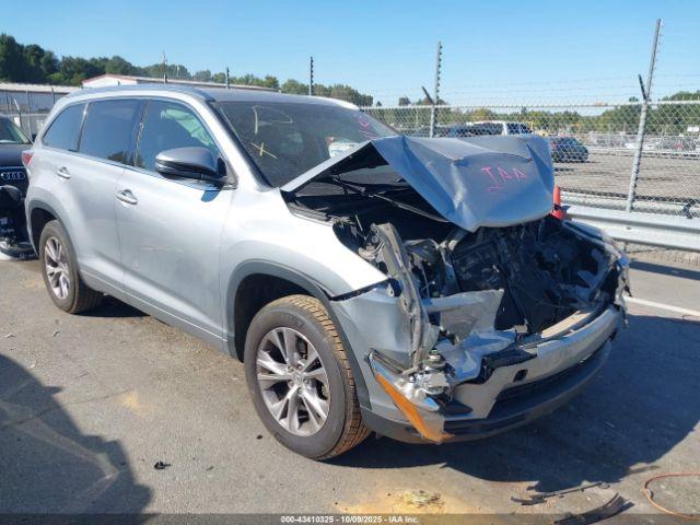 Salvage Toyota Highlander