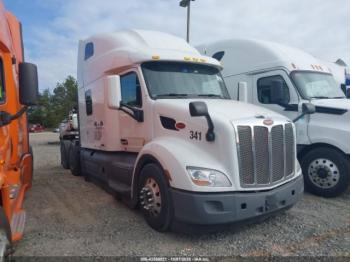  Salvage Peterbilt 579