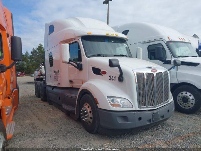  Salvage Peterbilt 579
