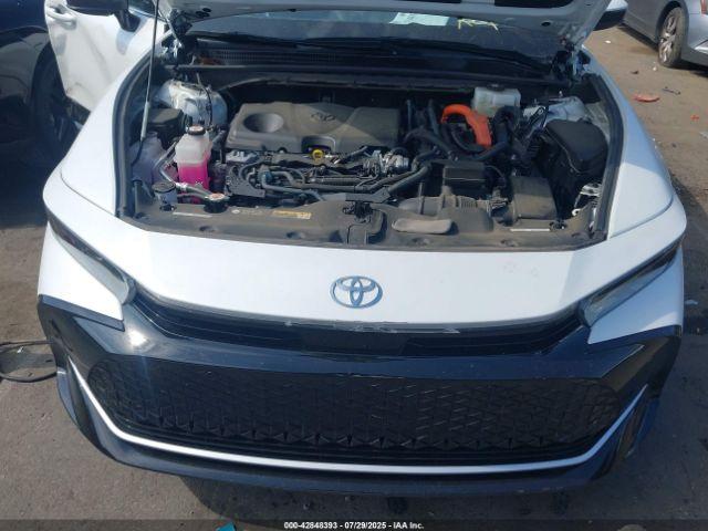 Toyota Crown Limited Image 2