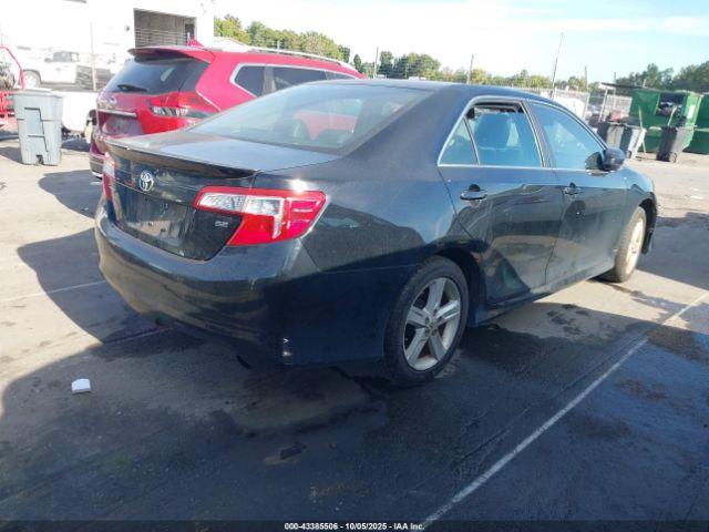 Toyota Camry Se Image 7