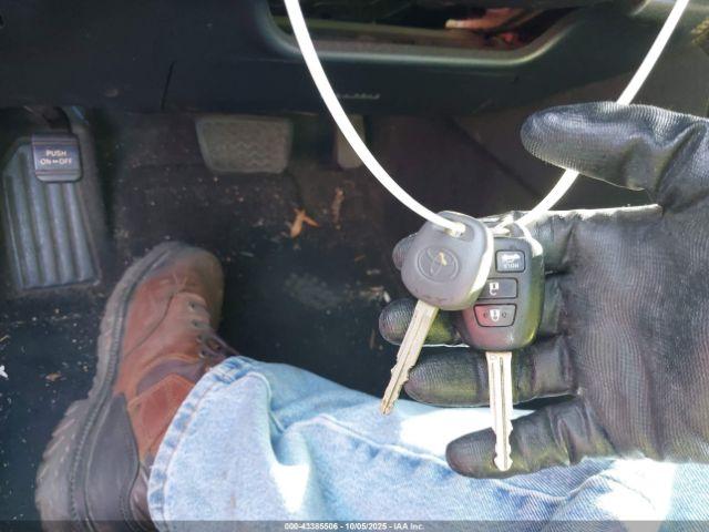 Toyota Camry Se Image 3