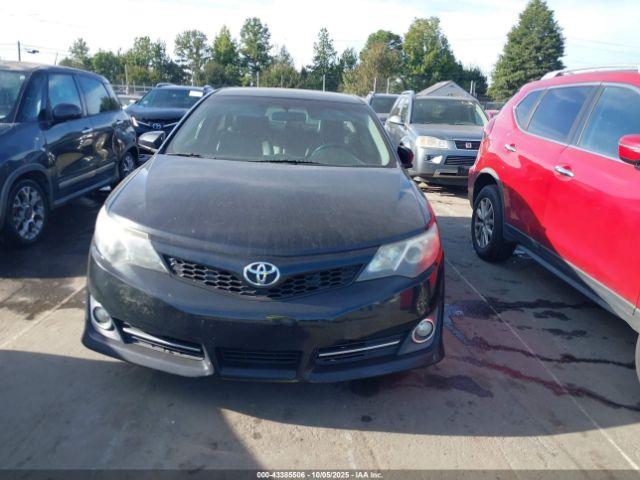 Toyota Camry Se Image 4