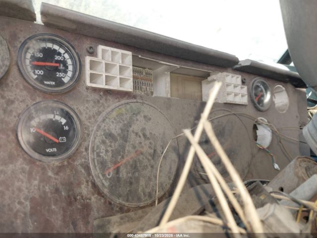 Freightliner Conventional Flc120 Image 11