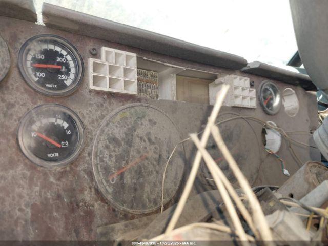 Freightliner Conventional Flc120 Image 11