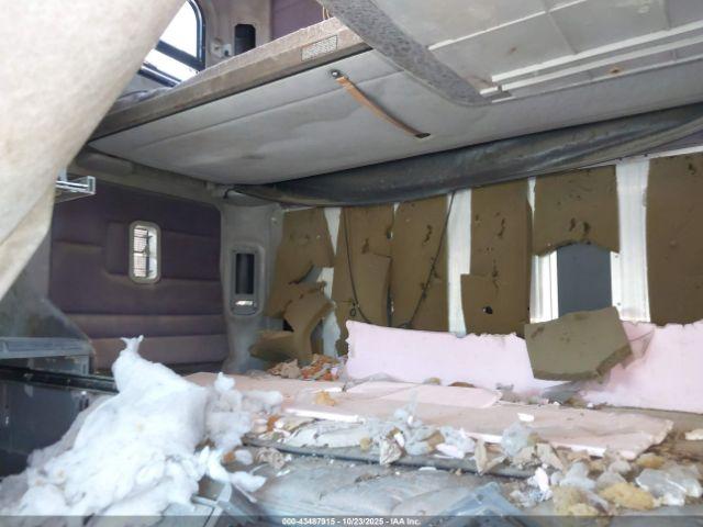 Freightliner Conventional Flc120 Image 3