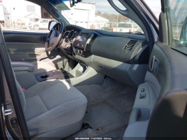 Toyota Tacoma Prerunner Image 3