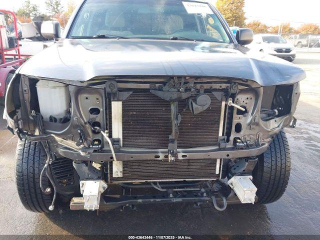 Toyota Tacoma Prerunner Image 12