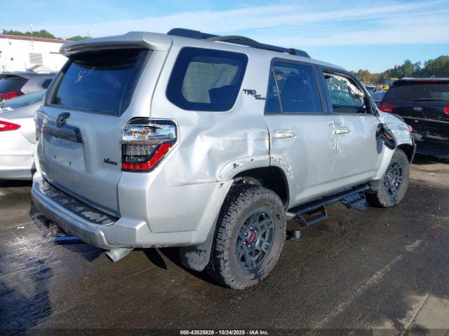 Toyota 4Runner Trd Off Road Premium Image 3