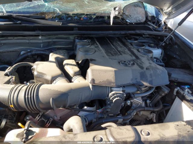 Toyota 4Runner Trd Off Road Premium Image 10