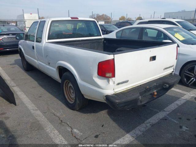 Chevrolet S-10 Image 2
