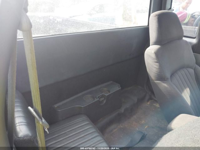 Chevrolet S-10 Image 9