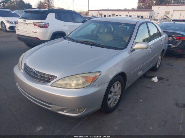 Toyota Camry Xle Image 2