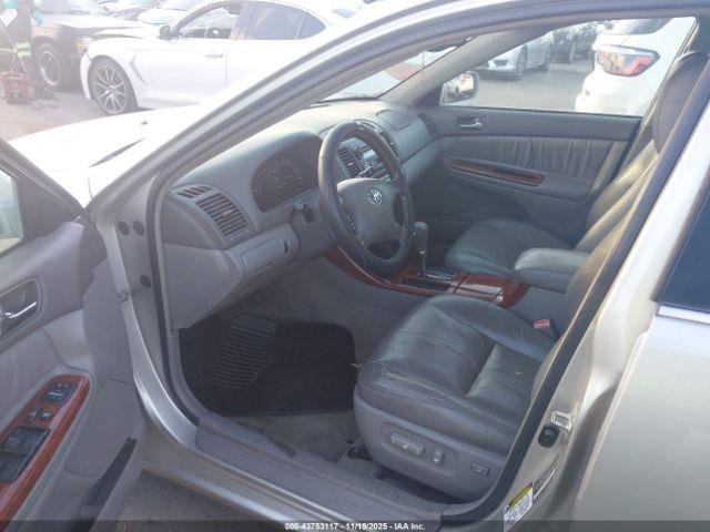 Toyota Camry Xle Image 5