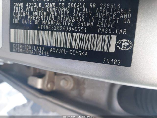 Toyota Camry Xle Image 9