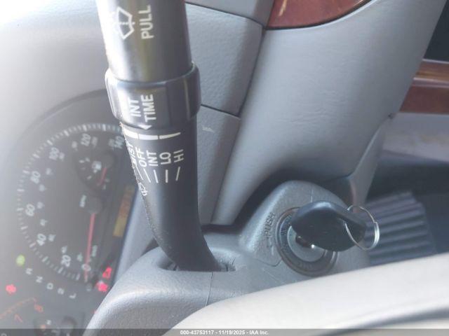 Toyota Camry Xle Image 7