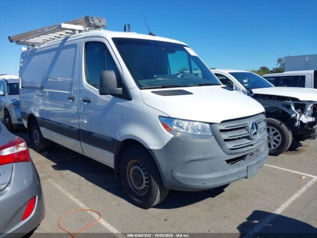  Salvage Mercedes-Benz Sprinter 1500