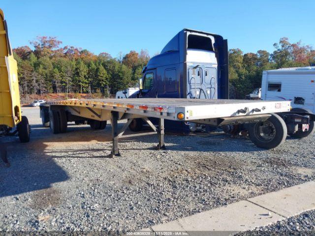  Salvage Reitnouer Flatbed