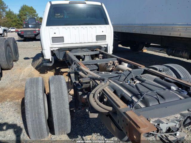 Ford F-550 Xl Image 12