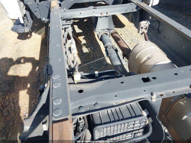 Ford F-550 Xl Image 20