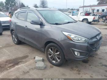  Salvage Hyundai TUCSON