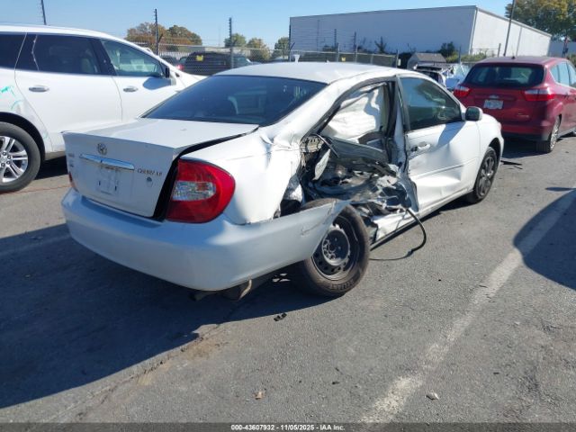 Toyota Camry Le Image 15