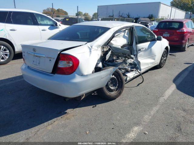 Toyota Camry Le Image 15