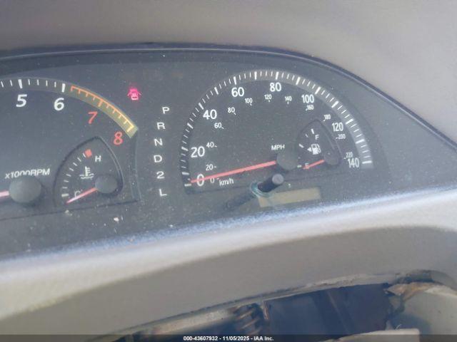 Toyota Camry Le Image 14