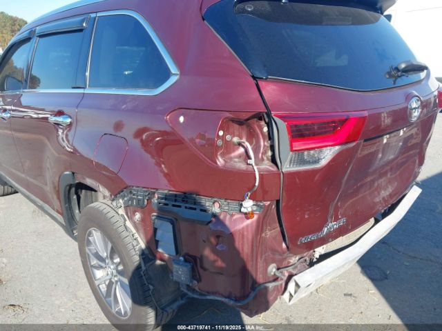 Toyota Highlander Xle Image 14