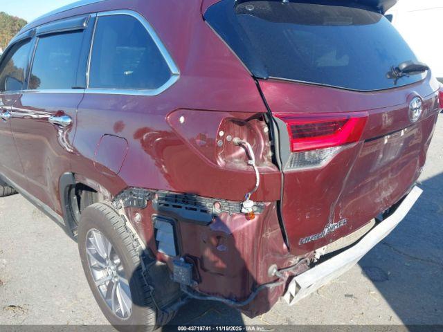 Toyota Highlander Xle Image 14