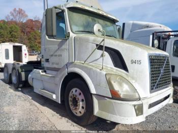  Salvage Volvo Vn