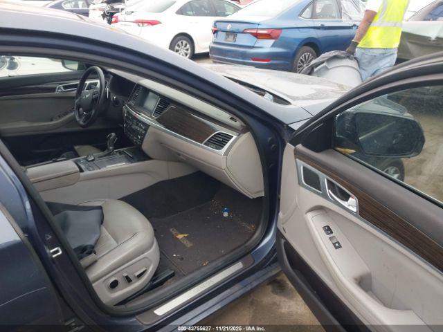 Hyundai Genesis 3.8 Image 7