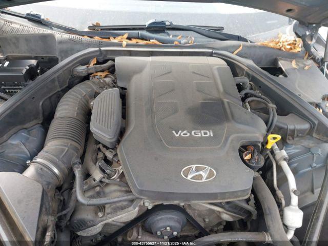 Hyundai Genesis 3.8 Image 8