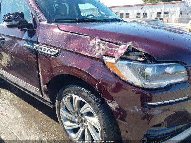 Lincoln Navigator Reserve Image 20