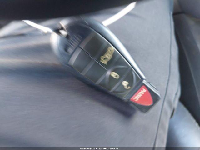 Dodge Challenger Image 9