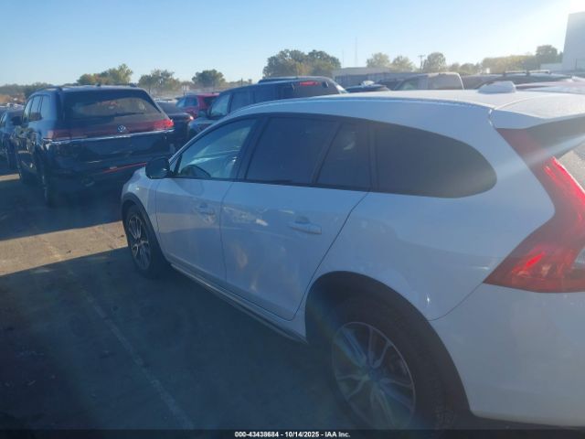 Volvo V60 Cross Country T5 Image 16