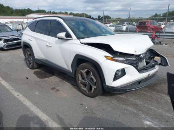 Salvage Hyundai TUCSON