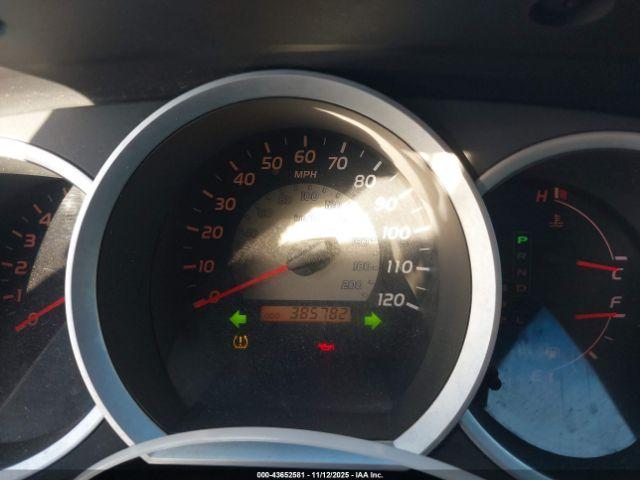 Toyota Tacoma Prerunner V6 Image 2