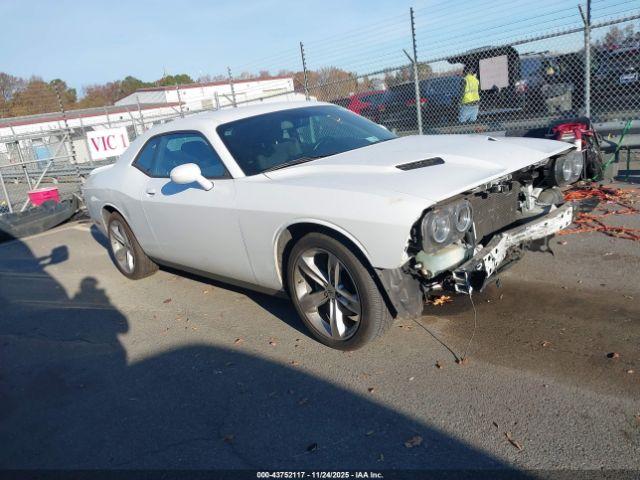  Salvage Dodge Challenger